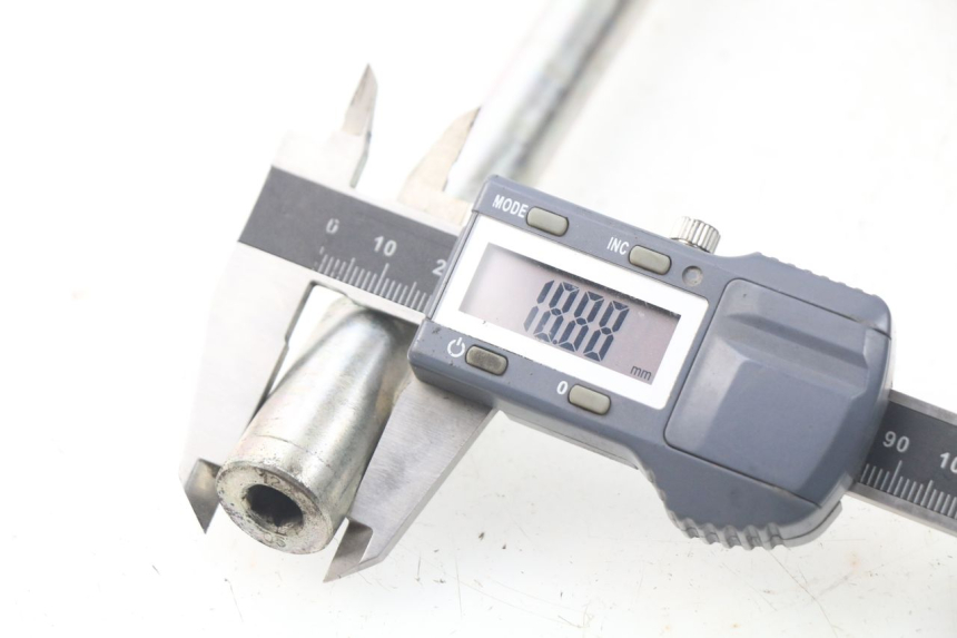 photo de AXE ROUE AVANT PEUGEOT SATELIS 300 (2012 - 2015) - Autre angle de vue