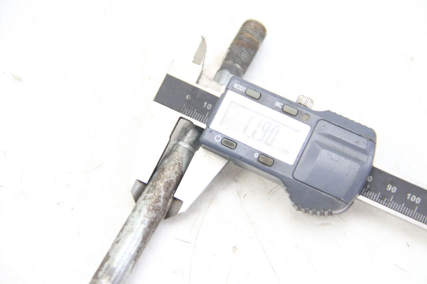 photo de AXE ROUE AVANT APRILIA SCARABEO 4T 50 (2009 - 2017) - Zoom état d’usage