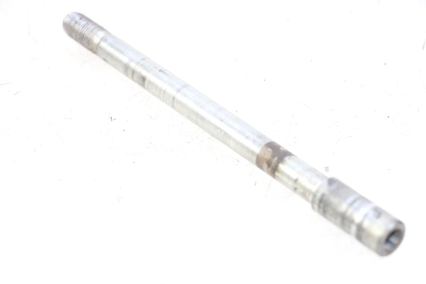 photo de AXE ROUE AVANT APRILIA SCARABEO 100 (2003 - 2012) - Gros plan technique