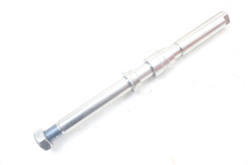 photo de AXE ROUE AVANT ROYAL ENFIELD SCRAM 411 (2022 - 2024) - Détail de la pièce