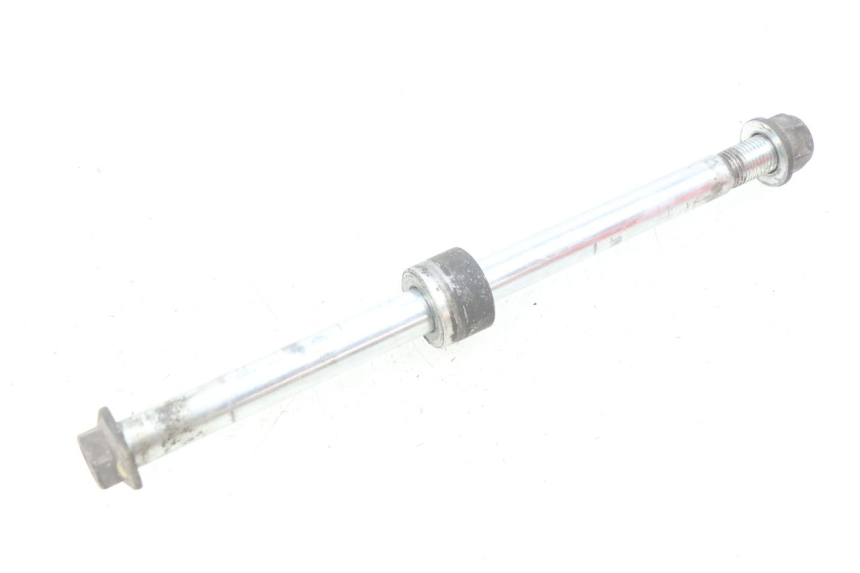 photo de AXE ROUE AVANT SUZUKI SIXTEEN 125 (2008 - 2010) - Gros plan technique