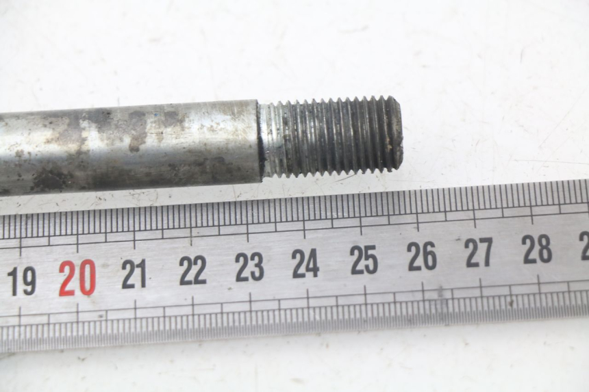 photo de AXE ROUE AVANT PEUGEOT SPEEDFIGHT 3 AIR 50 (2009 - 2015) - Zoom état d’usage