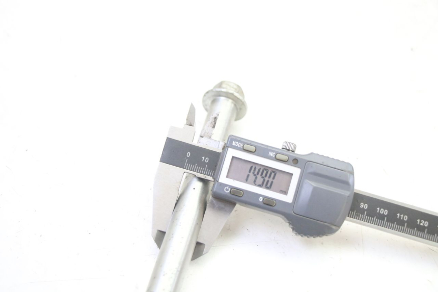 photo de AXE ROUE AVANT PEUGEOT STREETZONE I NAKED 2T 50 (2018 - 2020) - Gros plan technique