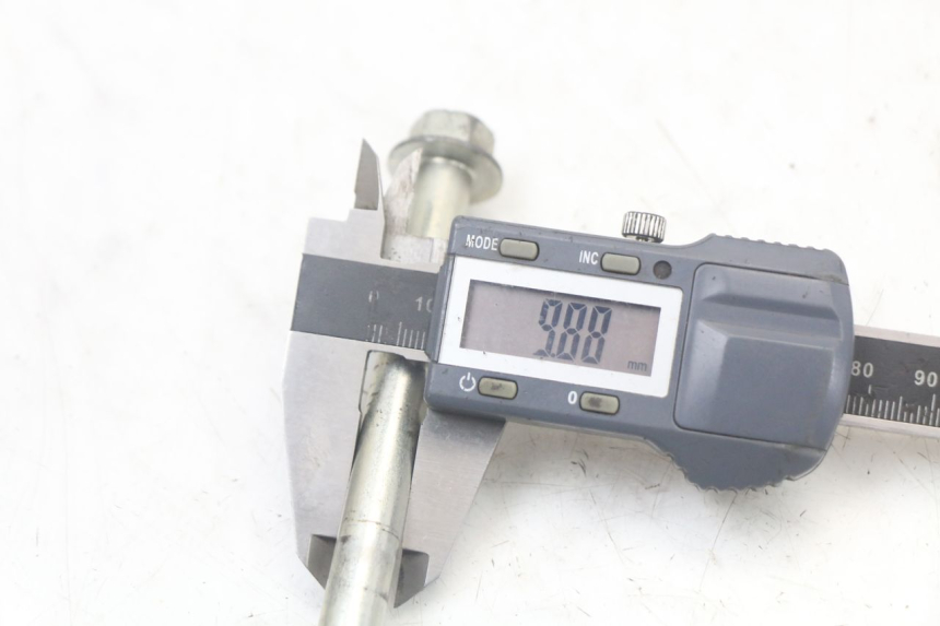 photo de AXE ROUE AVANT MBK STUNT NAKED 50 (2004 - 2018) - Autre angle de vue