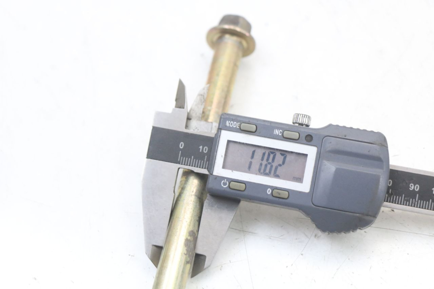 photo de AXE ROUE AVANT KYMCO SUPER 8 125 (2008 - 2015) - Autre angle de vue