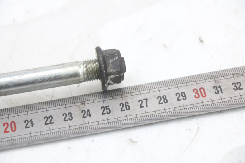 photo de AXE ROUE AVANT SUZUKI BURGMAN 125 (2018 - 2021) - Autre angle de vue