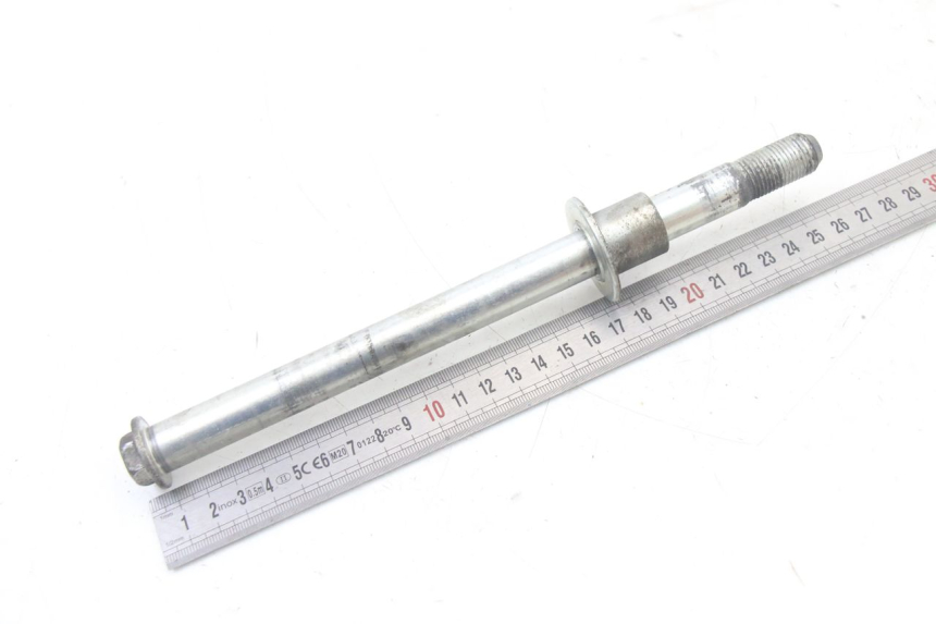 photo de AXE ROUE AVANT SUZUKI GSF S BANDIT 600 (2000 - 2004) - Détail de la pièce