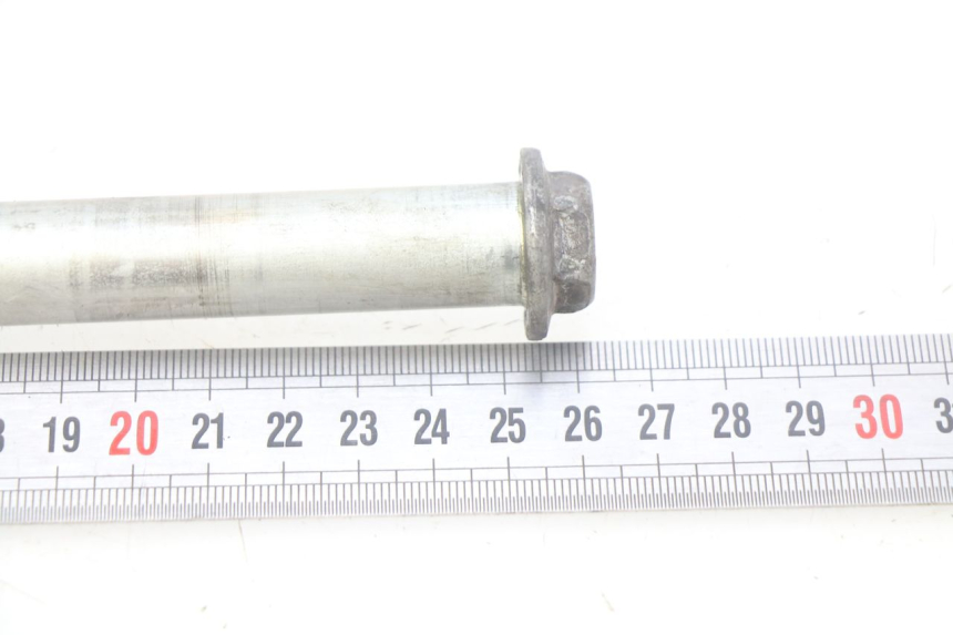 photo de AXE ROUE AVANT SUZUKI SV N 650 (1999 - 2002) - Autre angle de vue