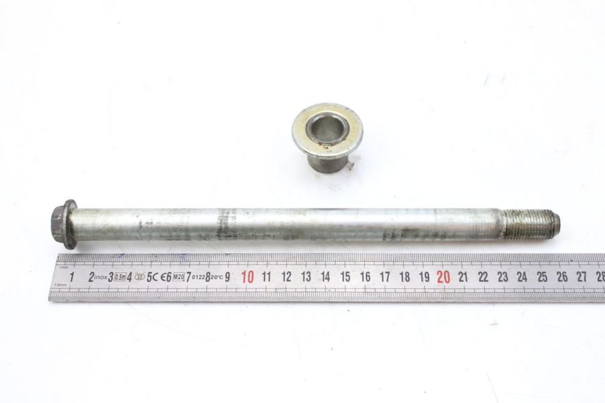 photo de AXE ROUE AVANT SUZUKI SV S 650 (1999 - 2002) - Zoom état d’usage