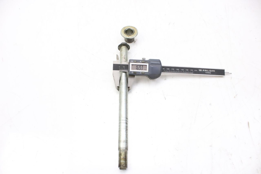 photo de AXE ROUE AVANT SUZUKI SV S 650 (1999 - 2002) - Gros plan technique