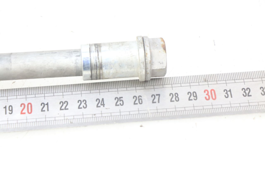 photo de AXE ROUE AVANT APRILIA SXR 50 (2021 - 2023) - Zoom état d’usage