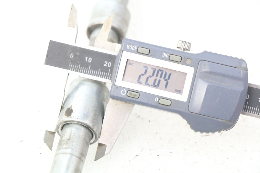 photo de AXE ROUE AVANT NITRO MOTORS THUNDER 125 - Zoom état d’usage