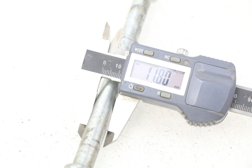 photo de AXE ROUE AVANT NITRO MOTORS THUNDER 125 - Zoom état d’usage