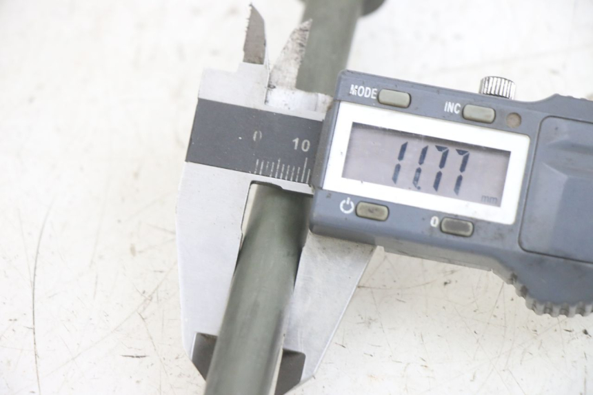 photo de AXE ROUE AVANT PEUGEOT TWEET 4T 50 (2014 - 2019) - Autre angle de vue