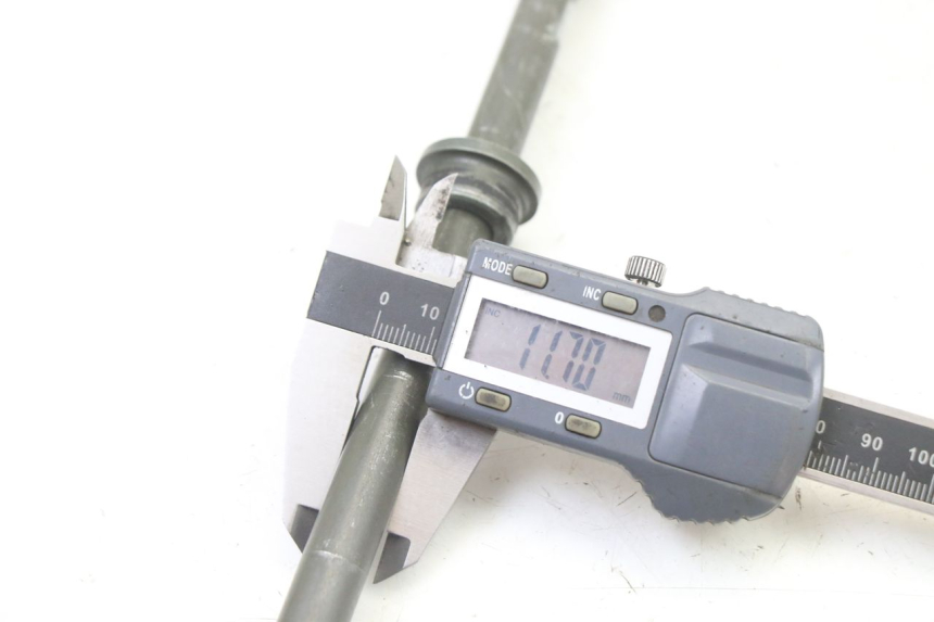 photo de AXE ROUE AVANT PEUGEOT TWEET 4T 50 (2014 - 2019) - Gros plan technique