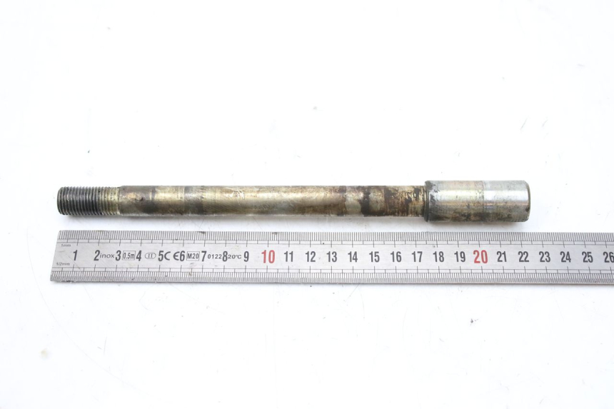 photo de AXE ROUE AVANT KEEWAY TX 50 (2008 - 2015) - Gros plan technique