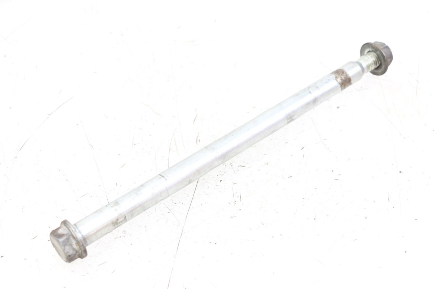 photo de AXE ROUE AVANT PIAGGIO TYPHOON 50 (2000 - 2009) - Gros plan technique