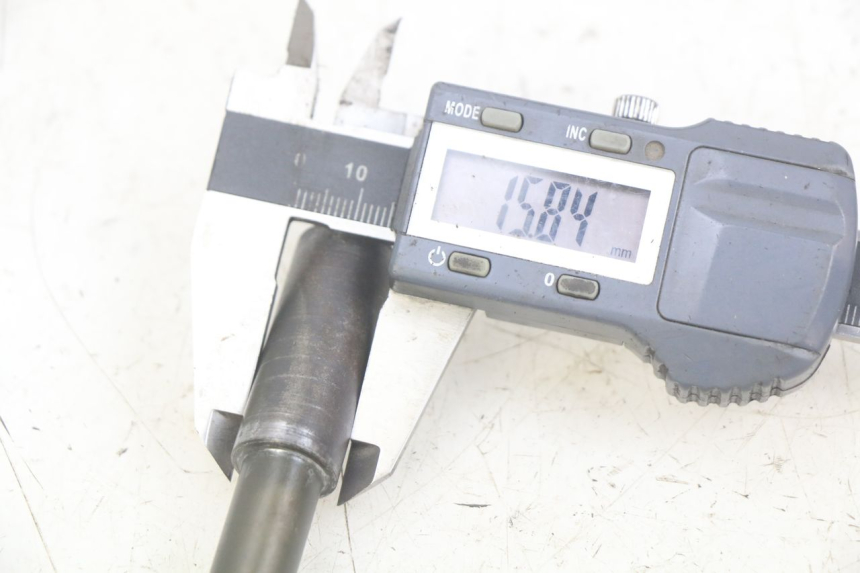 photo de AXE ROUE AVANT MOTRAC URBAN 4T 50 (2016 - 2024) - Détail de la pièce