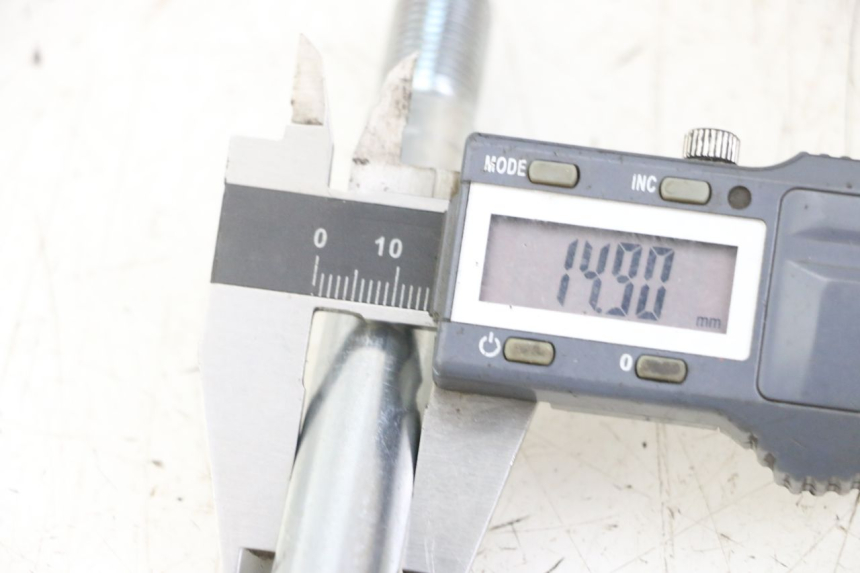 photo de AXE ROUE AVANT VENT DERAPAGE 50 (2018 - 2023) - Détail de la pièce