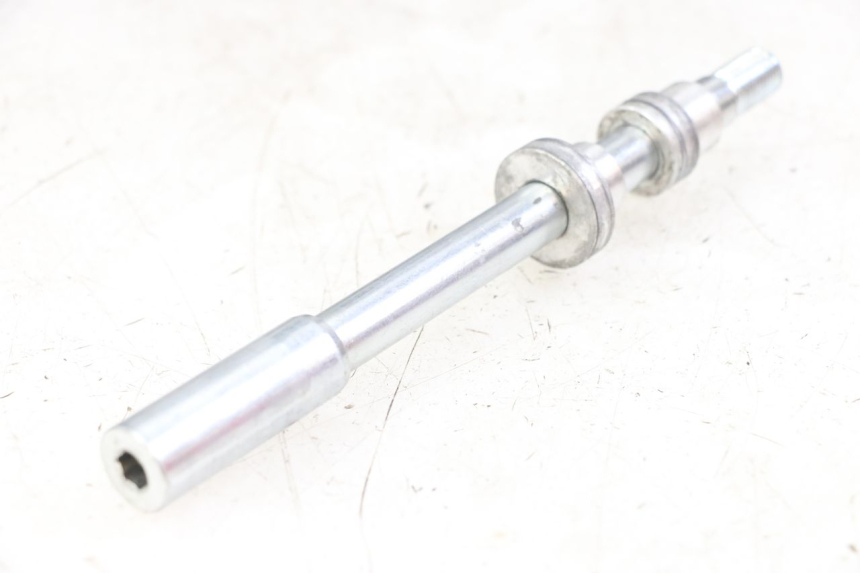 photo de AXE ROUE AVANT VENT DERAPAGE 50 (2018 - 2023) - Gros plan technique