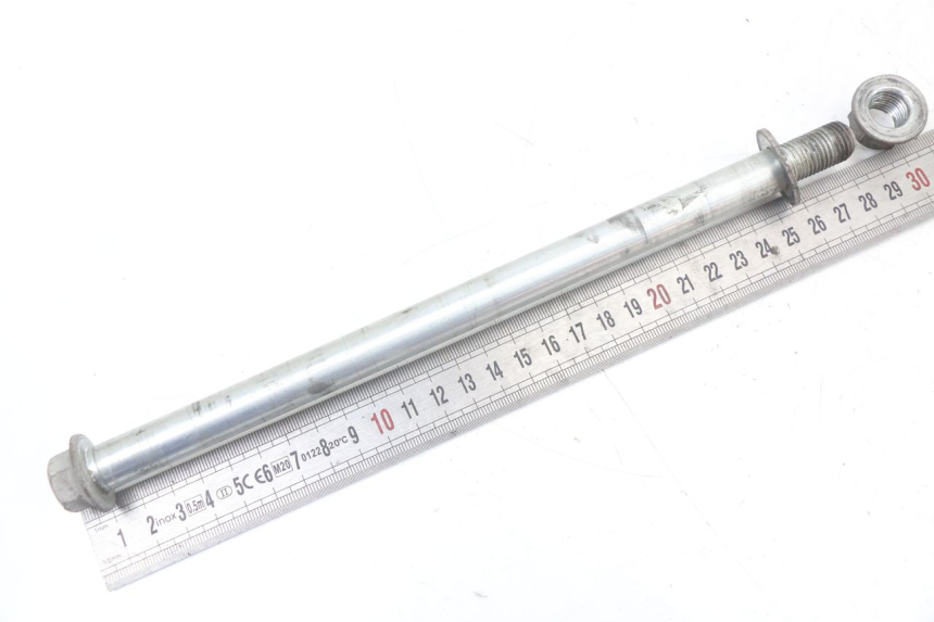 photo de AXE ROUE AVANT PEUGEOT VIVACITY NEW 4T 50 (2008 - 2017) - Détail de la pièce