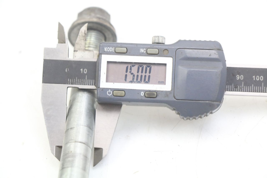 photo de AXE ROUE AVANT PEUGEOT VIVACITY 125 (2010 - 2017) - Gros plan technique