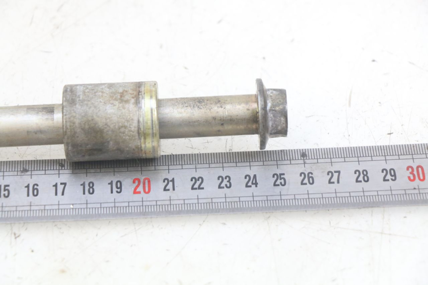 photo de AXE ROUE AVANT DAELIM VL DAYSTAR 125 (2000 - 2011) - Autre angle de vue