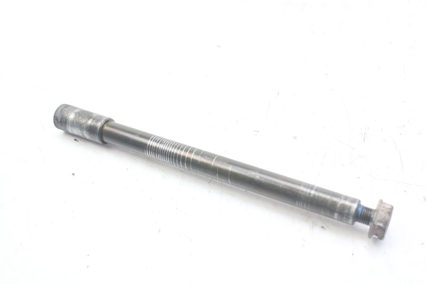 photo de AXE ROUE AVANT KYMCO X-CITING XCITING 400 (2014 - 2018) - Gros plan technique