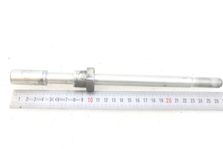 photo de AXE ROUE AVANT YAMAHA X-CITY XCITY 125 (2007 - 2013) - Gros plan technique