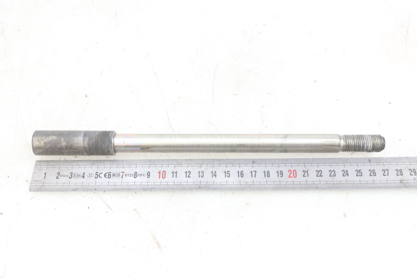 photo de AXE ROUE AVANT YAMAHA X-MAX XMAX 125 (2010 - 2013) - Zoom état d’usage