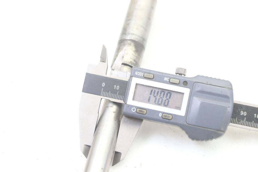 photo de AXE ROUE AVANT YAMAHA X-MAX XMAX 125 (2010 - 2013) - Vue d’ensemble