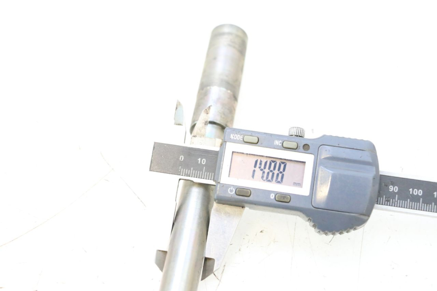 photo de AXE ROUE AVANT YAMAHA X-MAX XMAX 125 (2010 - 2013) - Vue d’ensemble