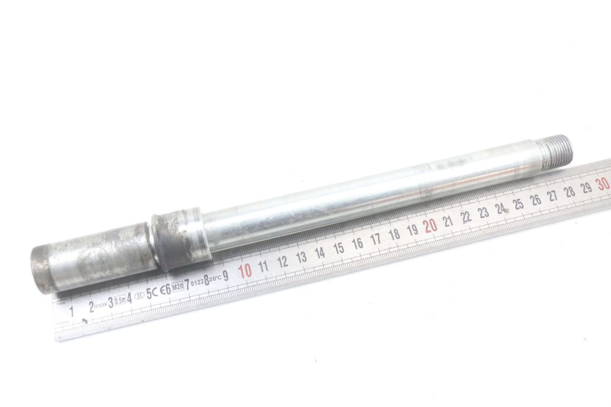 photo de Front wheel axle KYMCO XCITING 250 (2006 - 2009) - Détail de la pièce