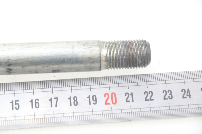 photo de AXE ROUE AVANT SUZUKI XF FREEWIND 650 (1997 - 2003) - Détail de la pièce