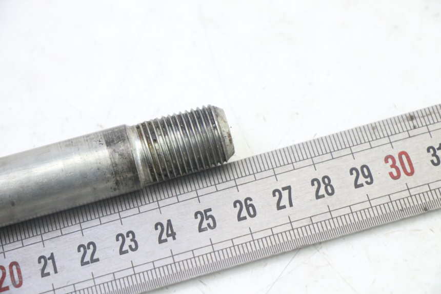 photo de AXE ROUE AVANT YAMAHA XJ6 ABS 600 (2008 - 2016) - Autre angle de vue