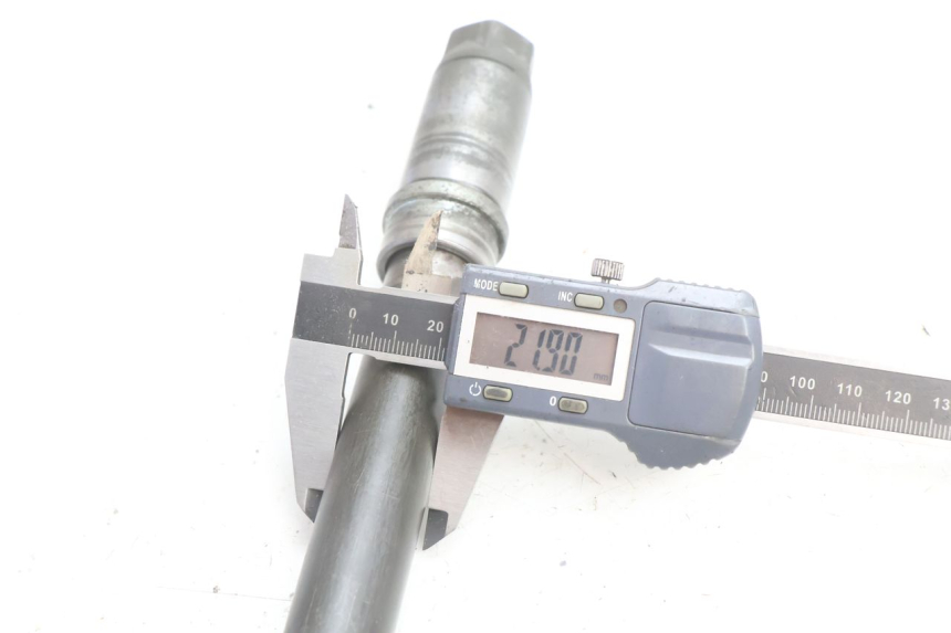 photo de AXE ROUE AVANT YAMAHA XJR 1300 (1998 - 2002) - Vue d’ensemble