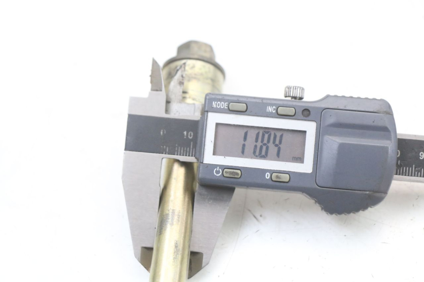 photo de AXE ROUE AVANT SYM XS 125 (2007 - 2016) - Autre angle de vue