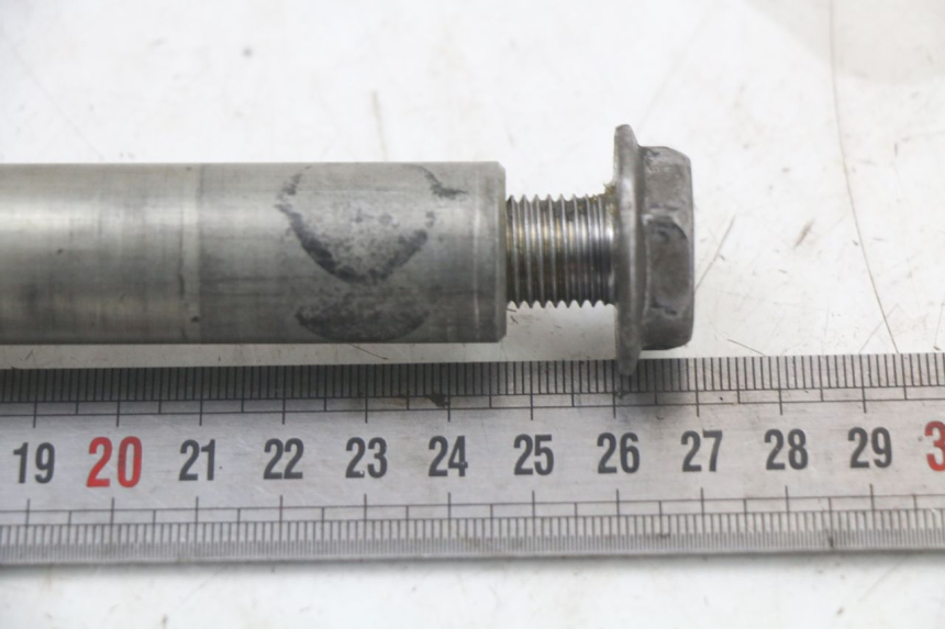 photo de AXE ROUE AVANT YAMAHA FJR ABS 1300 (2006 - 2012) - Autre angle de vue