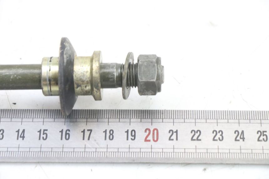 photo de AXE ROUE AVANT YAMAHA TTR 125 (2000 - 2020) - Autre angle de vue