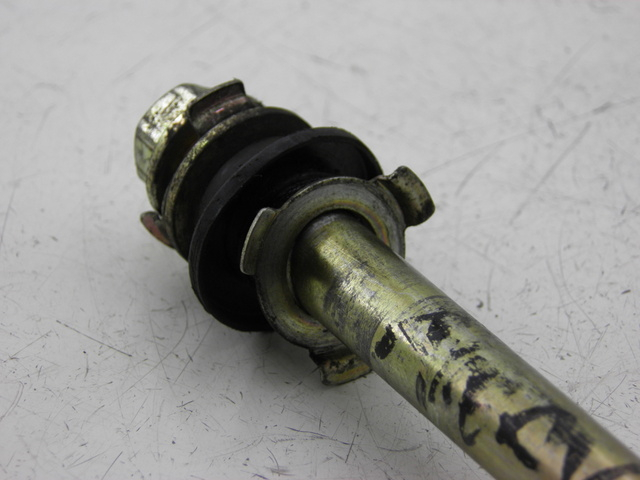 photo de AXE ROUE AVANT YAMAHA YBR CUSTOM 125 (2008 - 2010) - Détail de la pièce