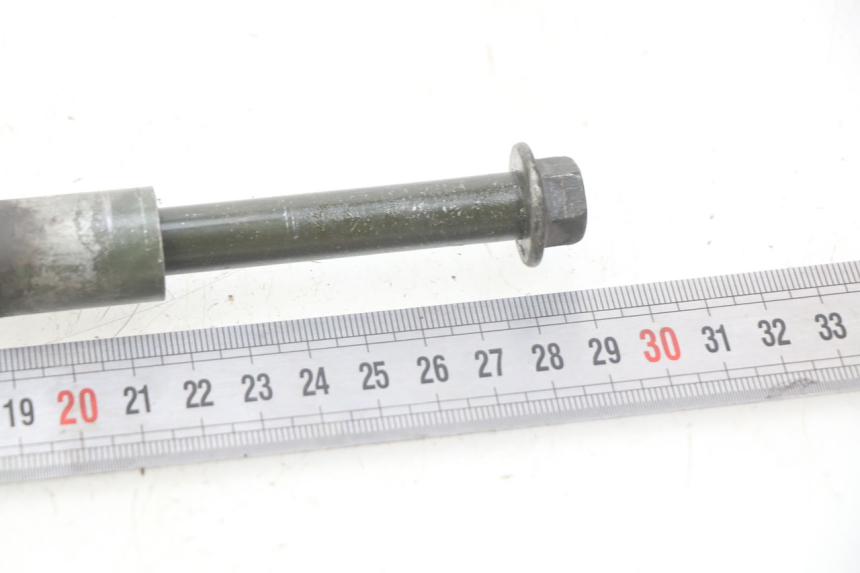 photo de AXE ROUE AVANT YAMASAKI YM T 125 (2015 - 2020) - Détail de la pièce