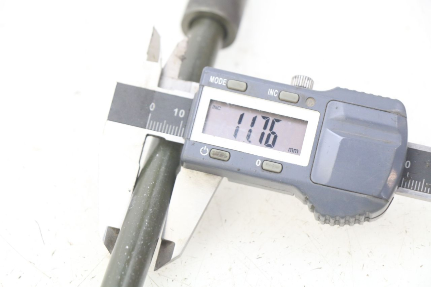 photo de AXE ROUE AVANT YAMASAKI YM T 125 (2015 - 2020) - Autre angle de vue