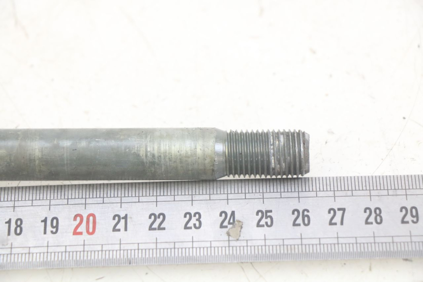 photo de AXE ROUE AVANT YAMAHA YP MAJESTY 400 (2004 - 2008) - Autre angle de vue