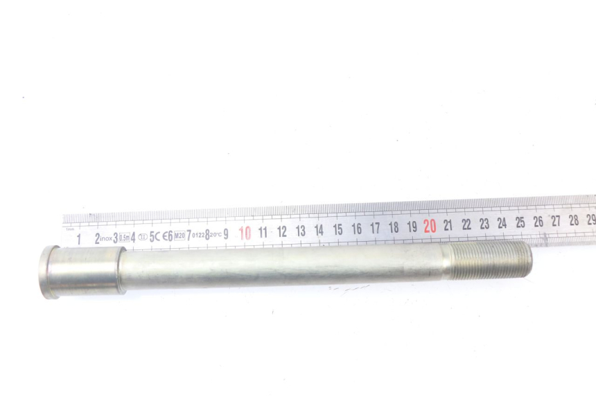 photo de AXE ROUE AVANT KAWASAKI Z ABS 750 (2007 - 2013) - Zoom état d’usage