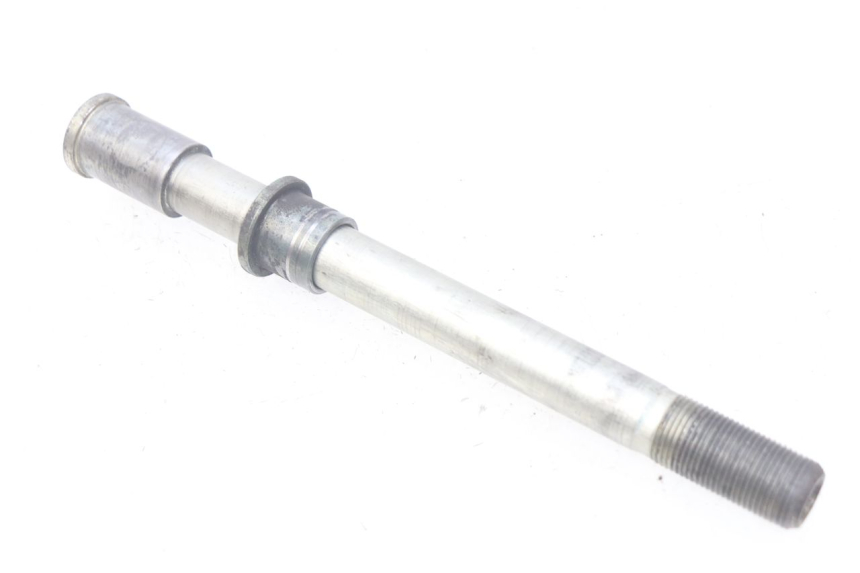 photo de AXE ROUE AVANT KAWASAKI Z S 750 (2003 - 2006) - Gros plan technique
