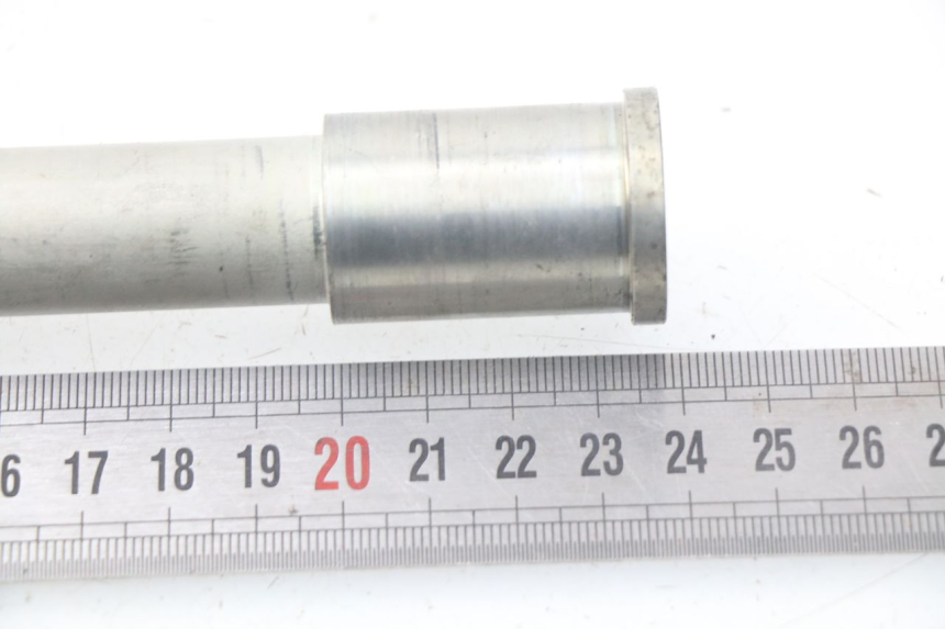 photo de AXE ROUE AVANT KAWASAKI Z Z900 900 (2017 - 2019) - Détail de la pièce