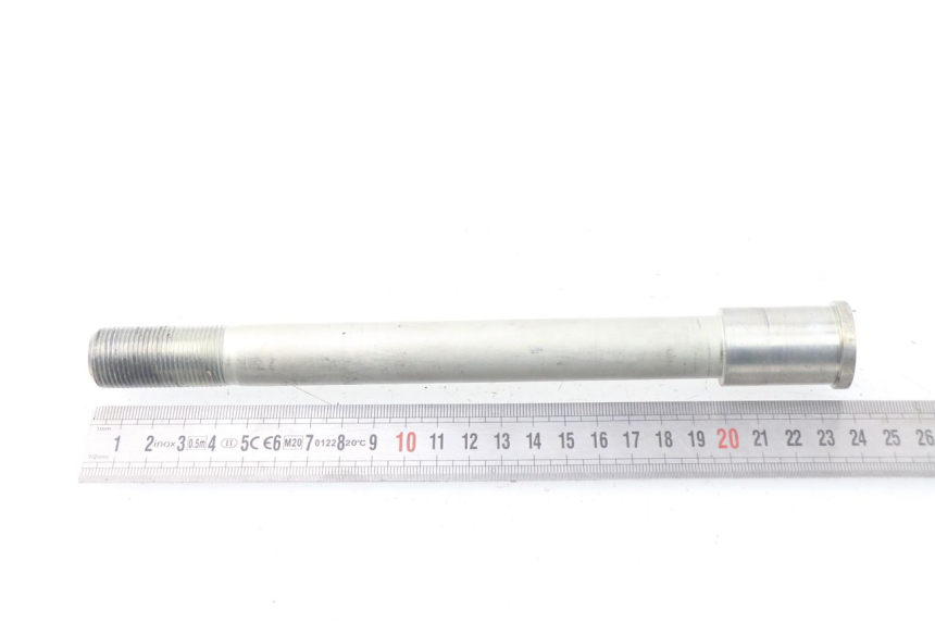 photo de AXE ROUE AVANT KAWASAKI Z Z900 900 (2017 - 2019) - Zoom état d’usage