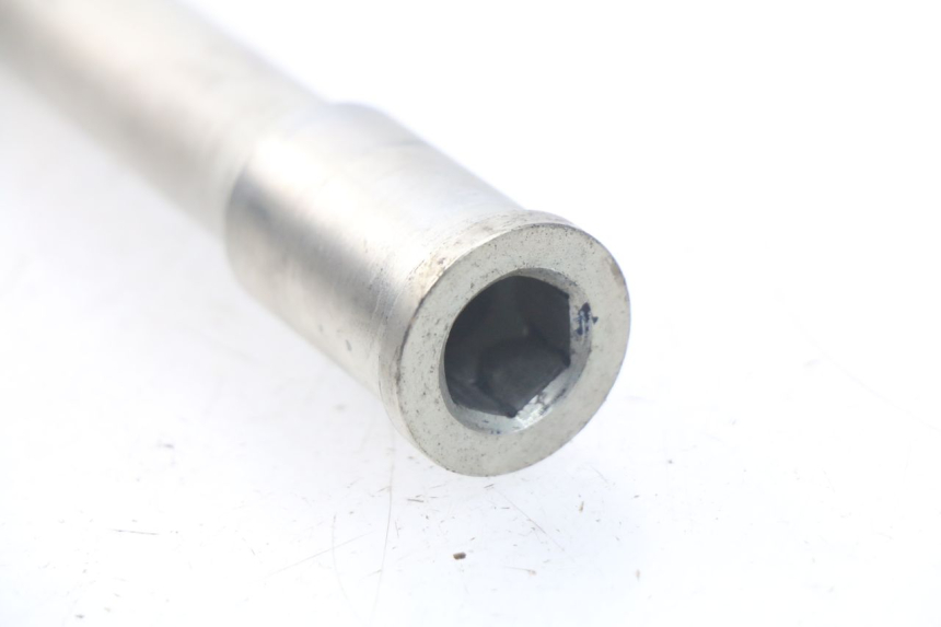 photo de AXE ROUE AVANT KAWASAKI Z Z900 900 (2017 - 2019) - Vue d’ensemble