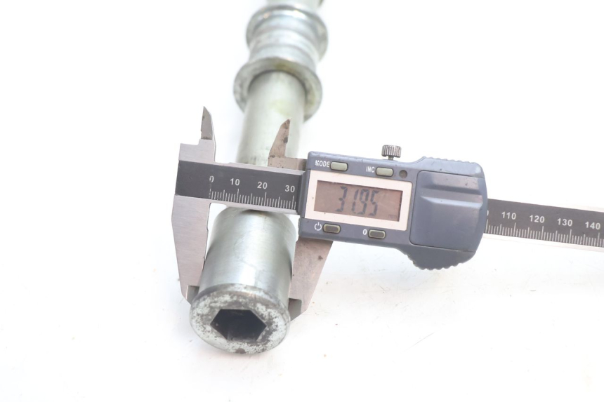 photo de AXE ROUE AVANT KAWASAKI ZX-6R ZX6R 600 (2000 - 2002) - Marquages et références