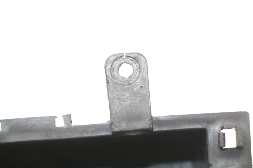 photo de BAC A BATTERIE KYMCO AGILITY CITY 2T 50 (2008 - 2016) - Détail de la pièce